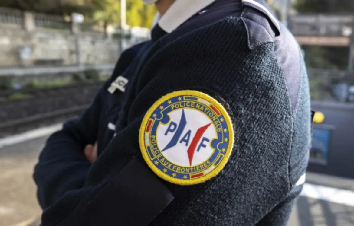 French Police Officers Arrested at Tunis-Carthage Airport