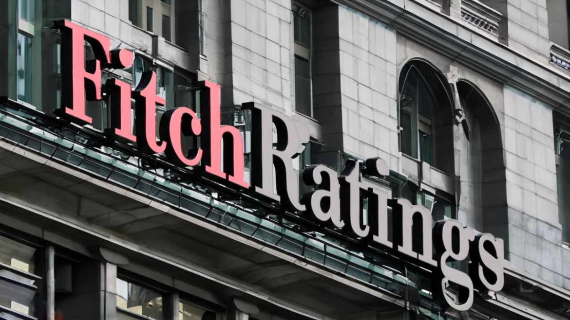 Fitch Upgrades Tunisia's Rating to 'B-'