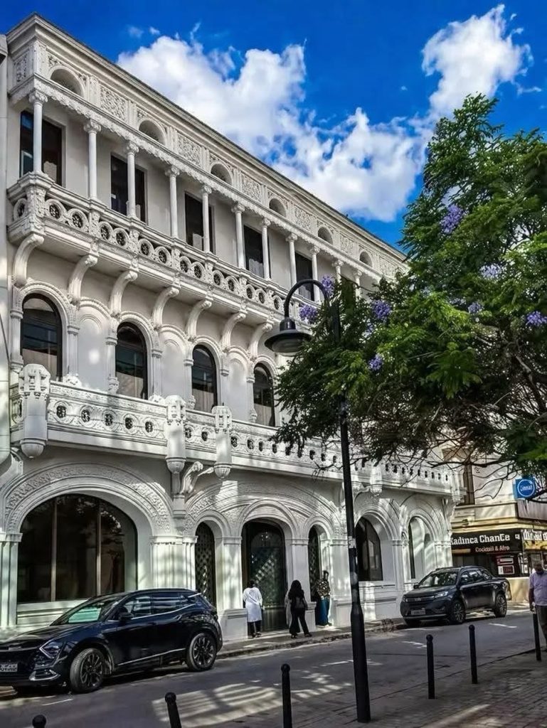 Tunis travel guide